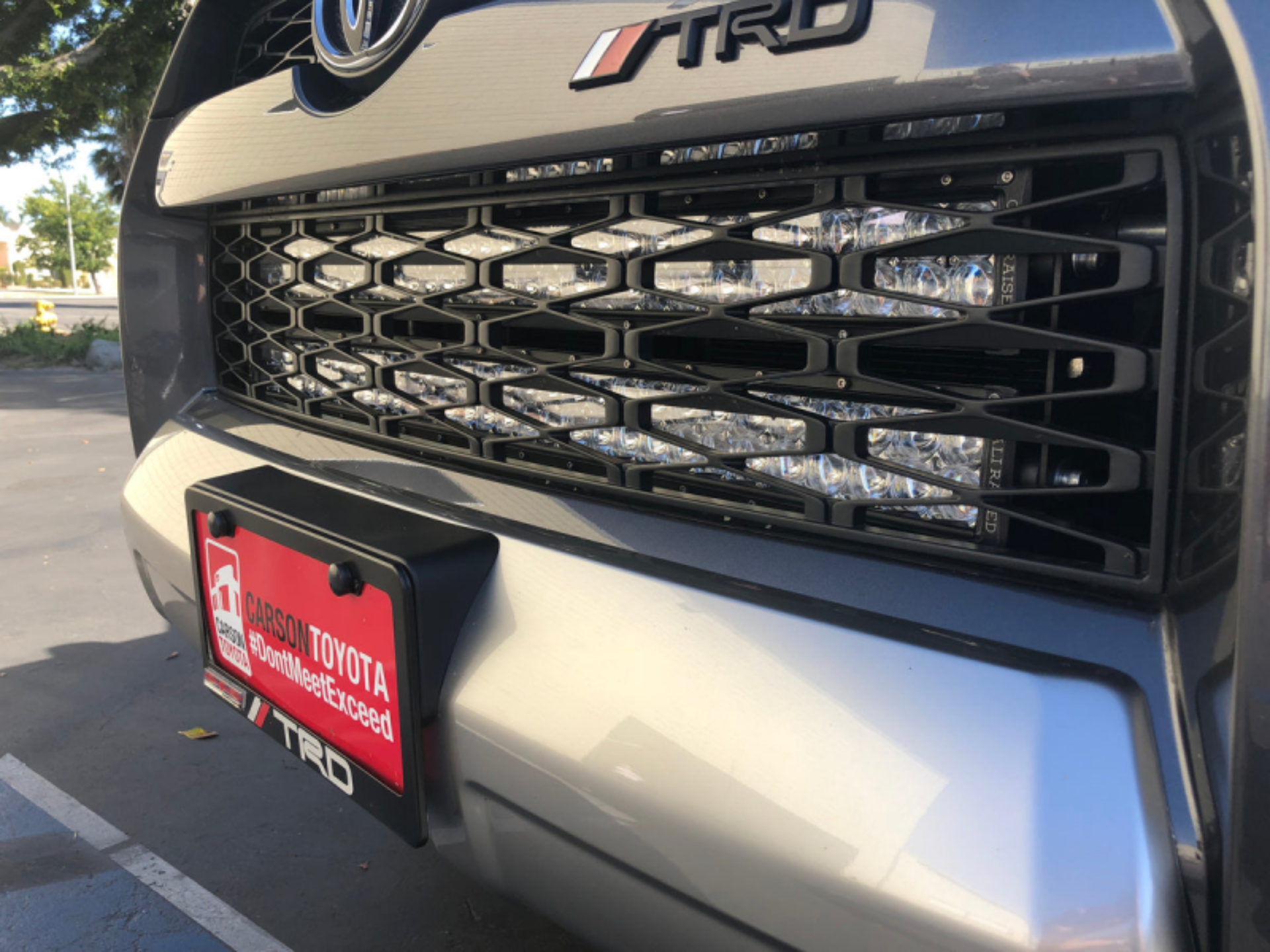 Picture of Cali Raised 14-24 Toyota 4Runner 32In Hidden Grille LED Light Bar Brackets - No Switch/Light Bars