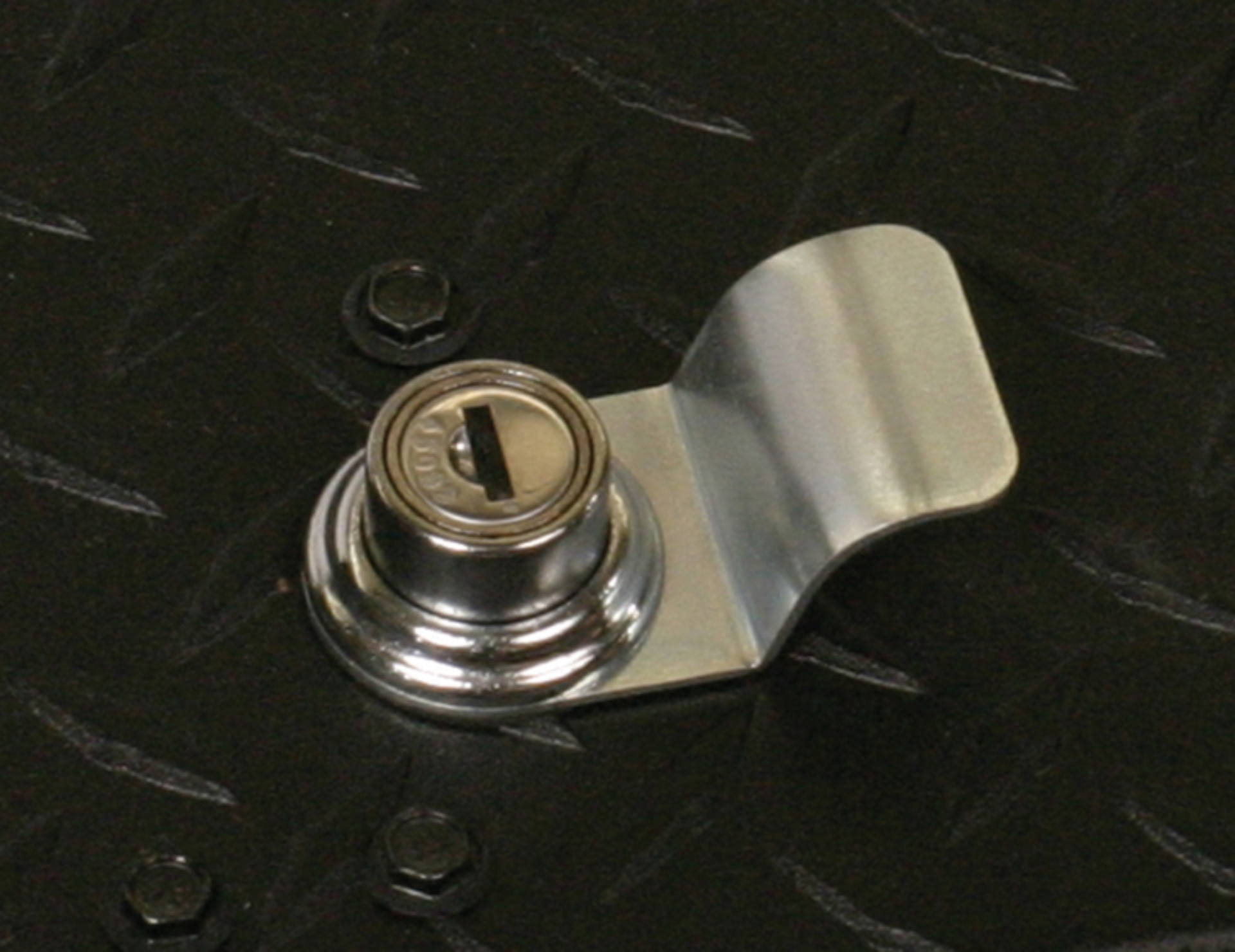 Picture of Tuffy Finger Pull- 90 Deg Side For Pushbutton Lock