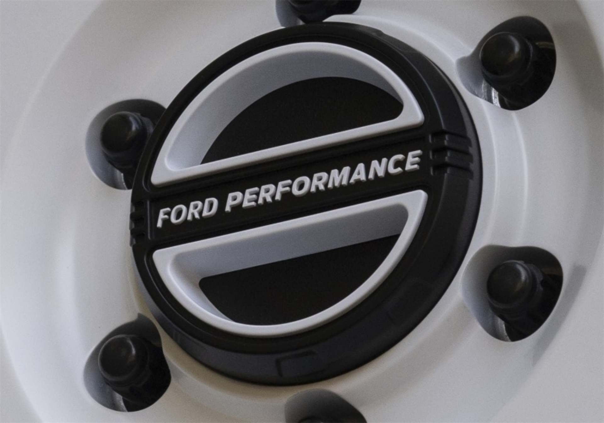 Picture of Ford Racing Bronco Method Center Cap - Oxford White
