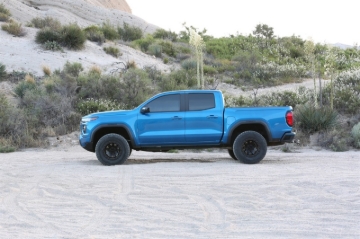 Picture of Fabtech 23-24 GMC Canyon 4WD / Chevrolet Colorado 4WD Block & U-Bolt Kit