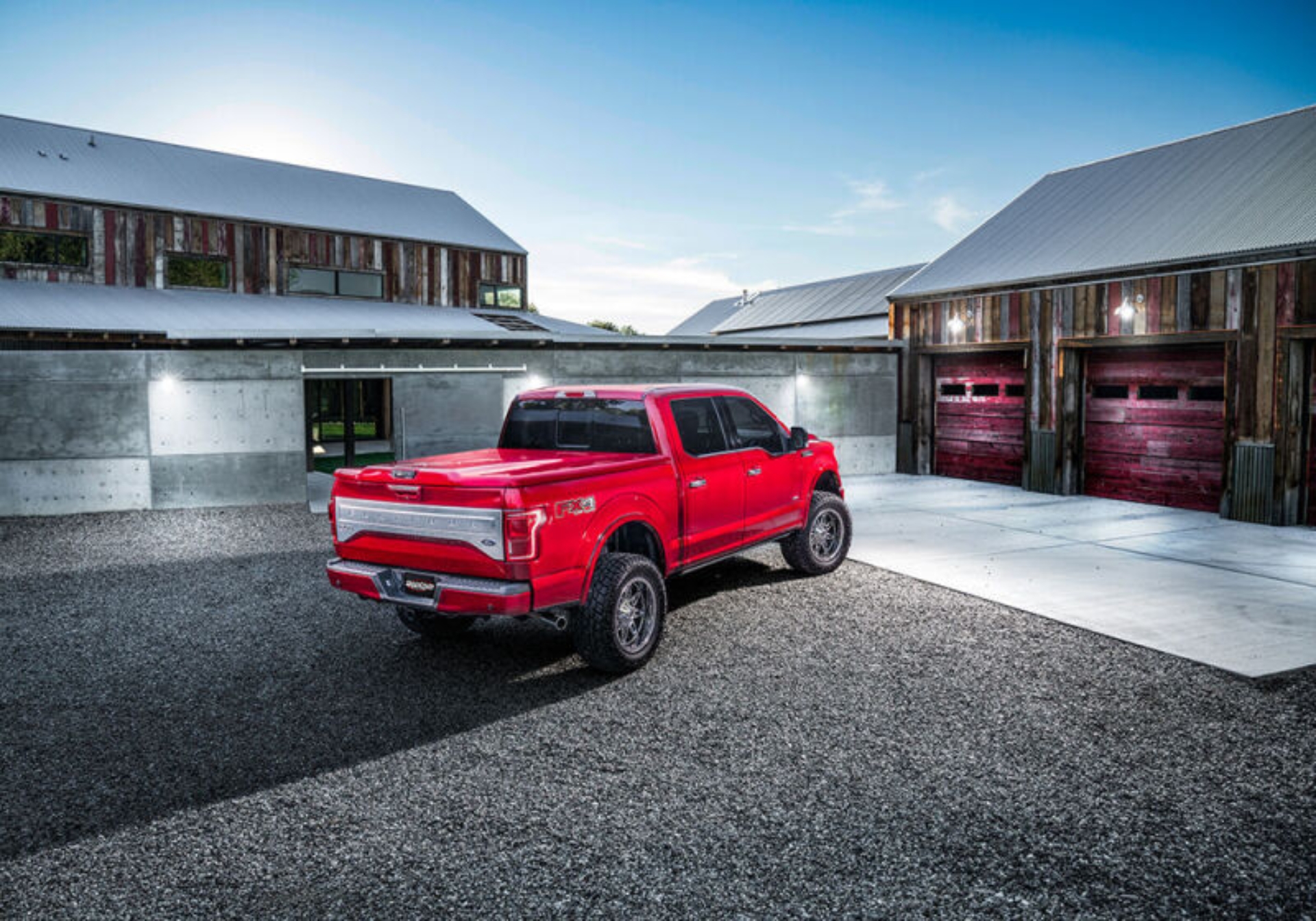 Picture of UnderCover 2023+ Ford F-150 Crew Cab 5.7ft Elite LX Bed Cover - Avalanche Grey