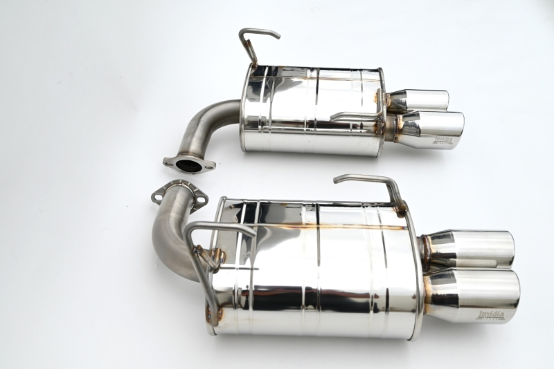 Picture of Invidia 22+ Subaru WRX Q300 3.5in. Rolled Dual Wall S.S Tip Axle-back Exhaust