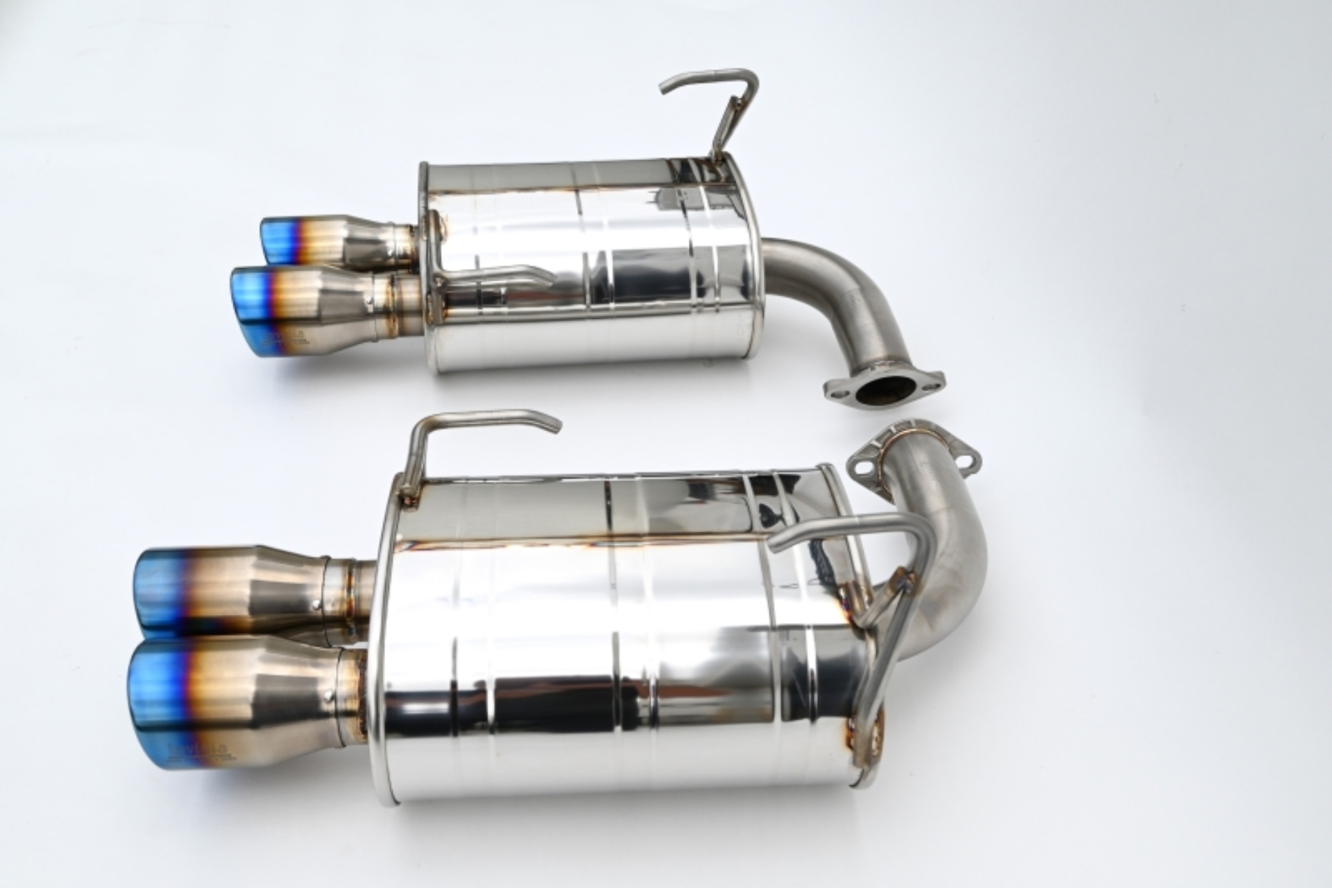 Picture of Invidia 22+ Subaru WRX Q300 3.5in. Rolled Dual Wall T.I Tip Axle-back Exhaust
