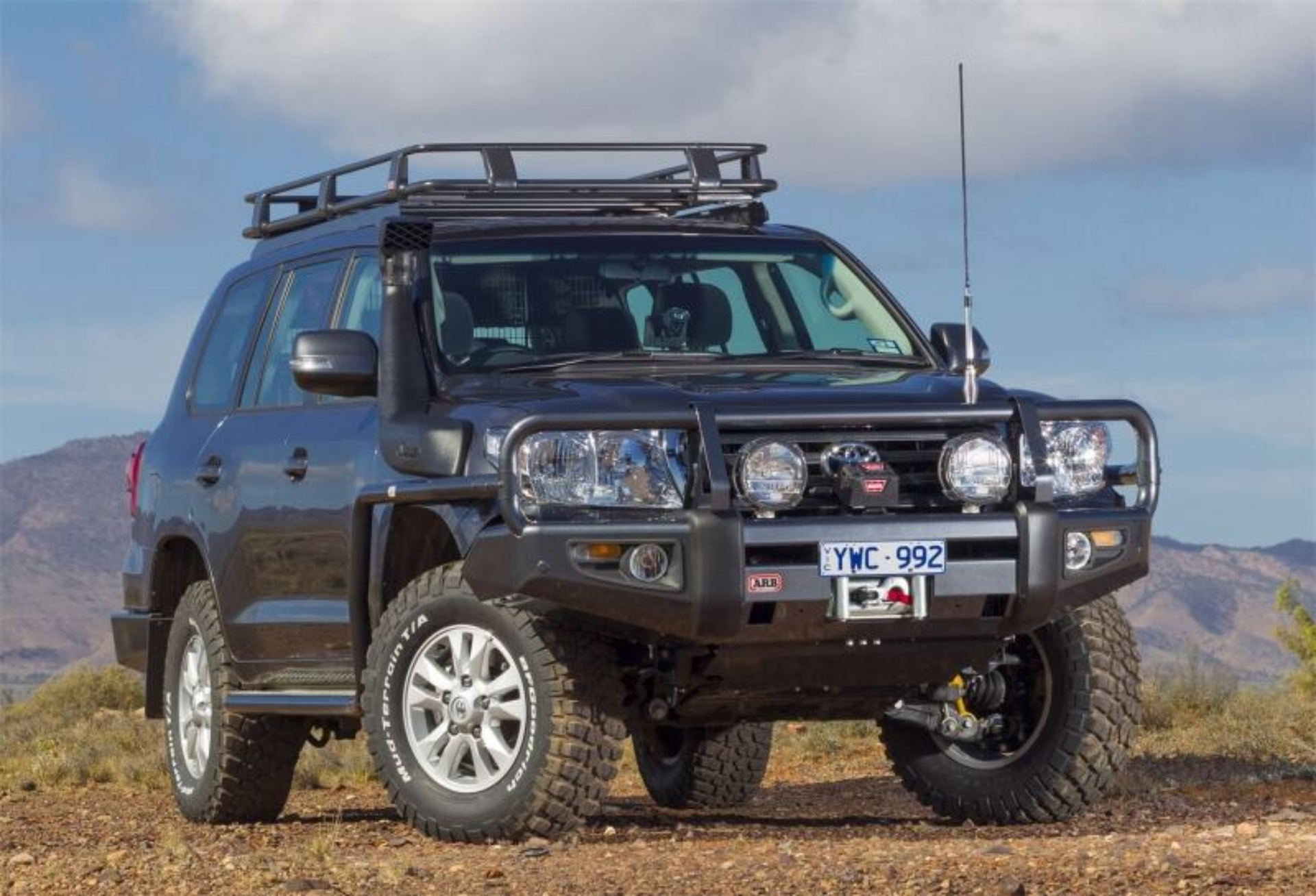 Picture of ARB Bumper/Fitting Kit Bundle 3415150