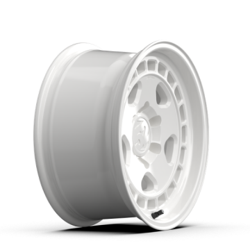 Picture of fifteen52 Turbomac HD Classic 17x8.5 / 5x127 BP / 0 ET / 71.5mm CB / 4.75in BS / Classic White Wheel