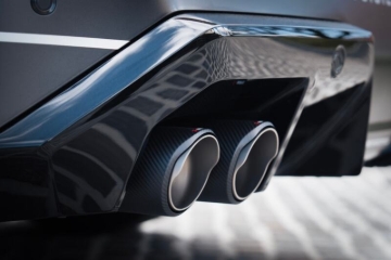 Picture of Akrapovic 2024+ BMW M5 (G90,G99) Round Carbon Fiber Tail Pipe Set