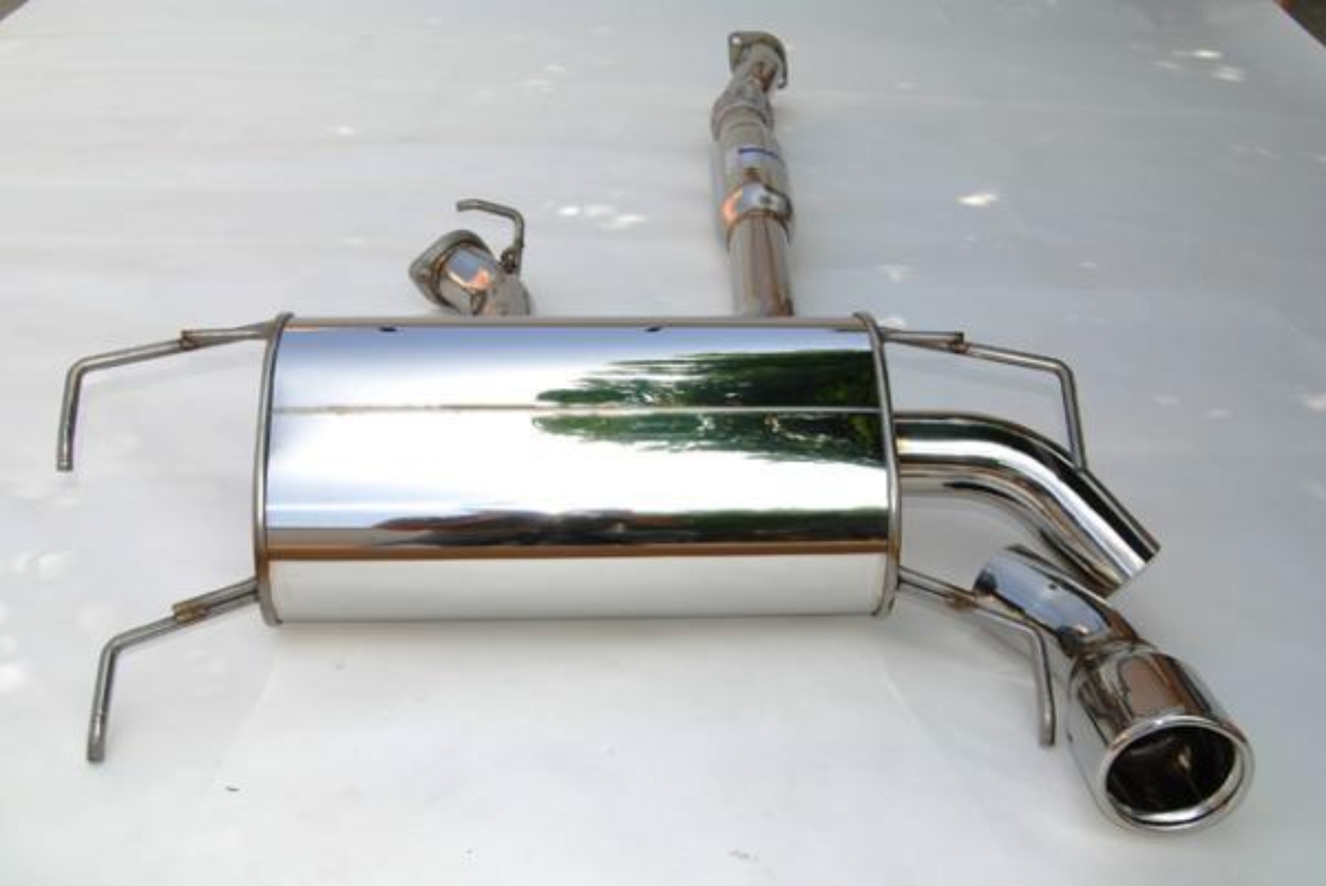 Picture of Invidia 08+ WRX Hatch Q300 Single Rolled SS Cat-back Exhaust