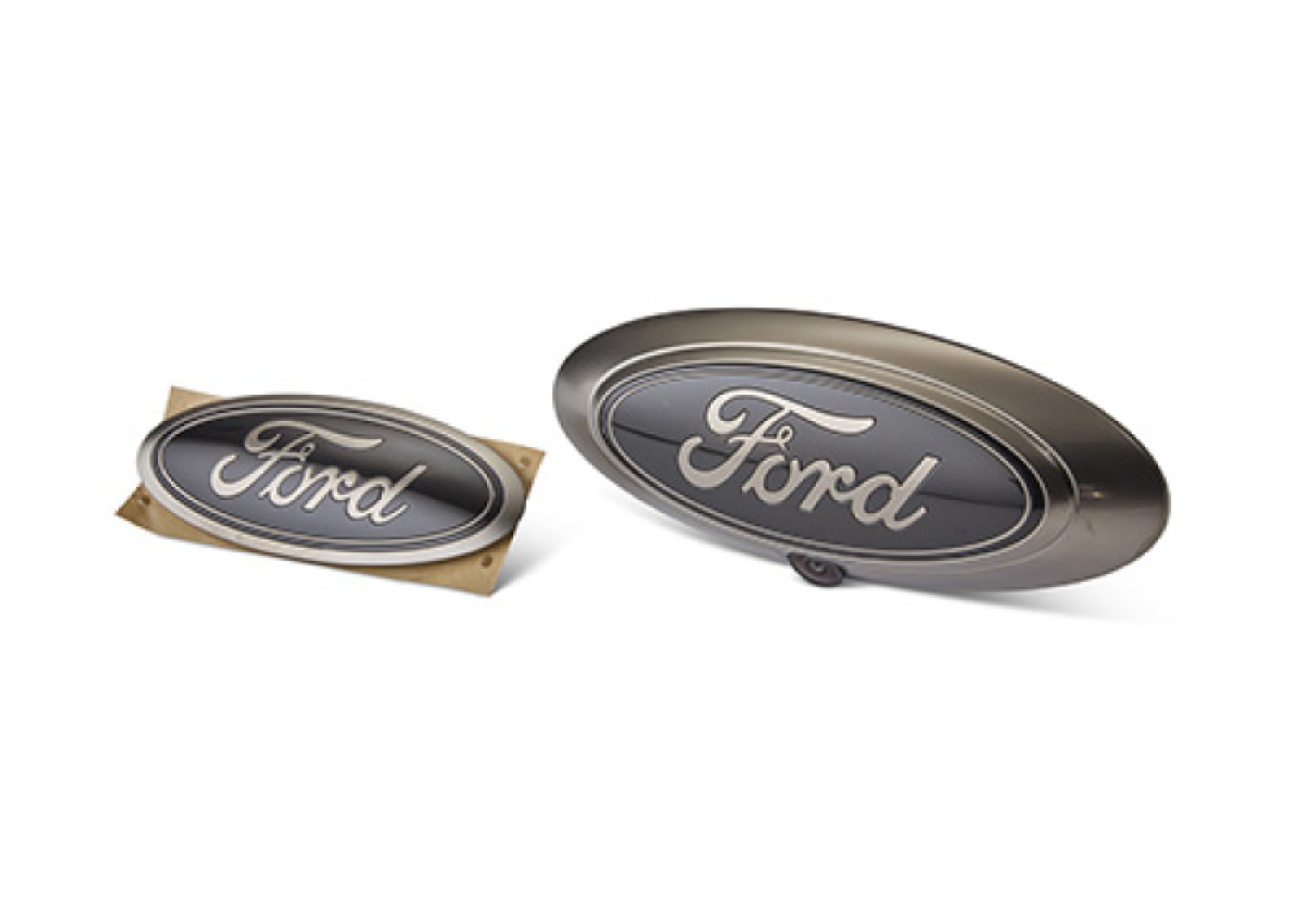 Picture of Ford Racing 22-24 Maverick XL/XLT/Lariat Smoked Chrome Oval Kit