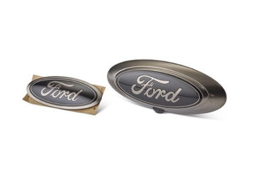 Picture of Ford Racing 22-24 Maverick XL/XLT/Lariat Smoked Chrome Oval Kit