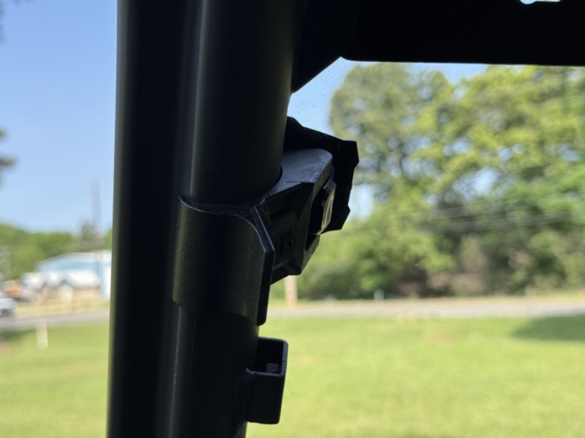 Picture of Seizmik 25+ CFMOTO UForce 1000/ 1000 XL Toolless Windshield-UV