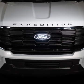 Picture of Putco 2025 Ford Expedition Front Grille LED Emblem