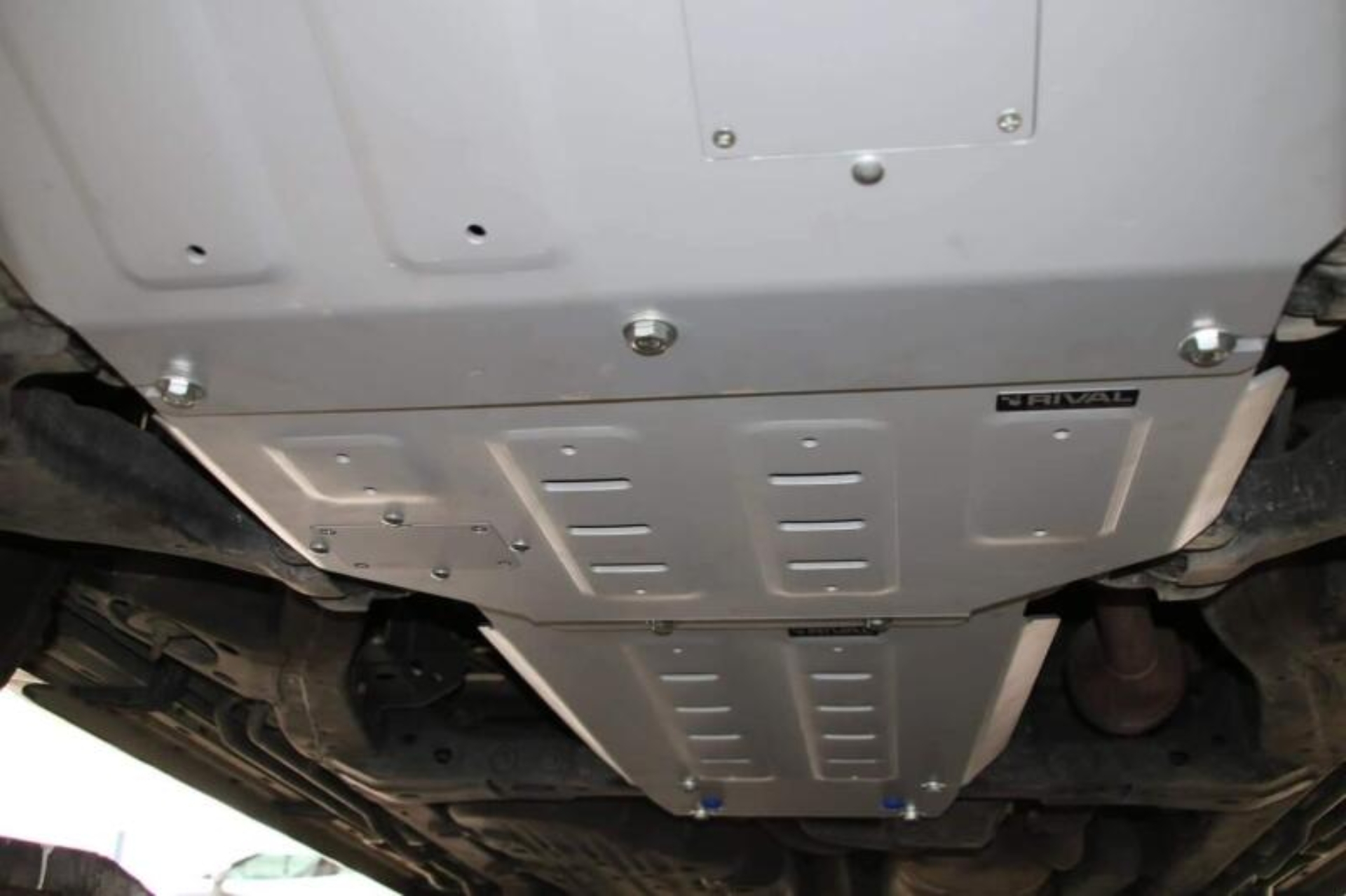 Picture of Rival 2007-2021 Toyota Land Cruiser   Aluminum Transmission Skid Plate
