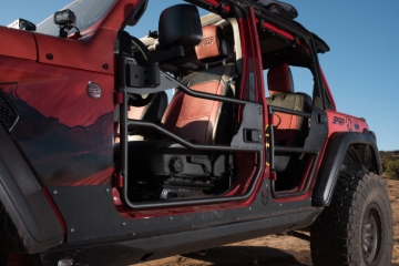 Picture of Bestop 20-26 Jeep Gladiator / 18-26 Wrangler JL Element Doors (Front Matte Black)