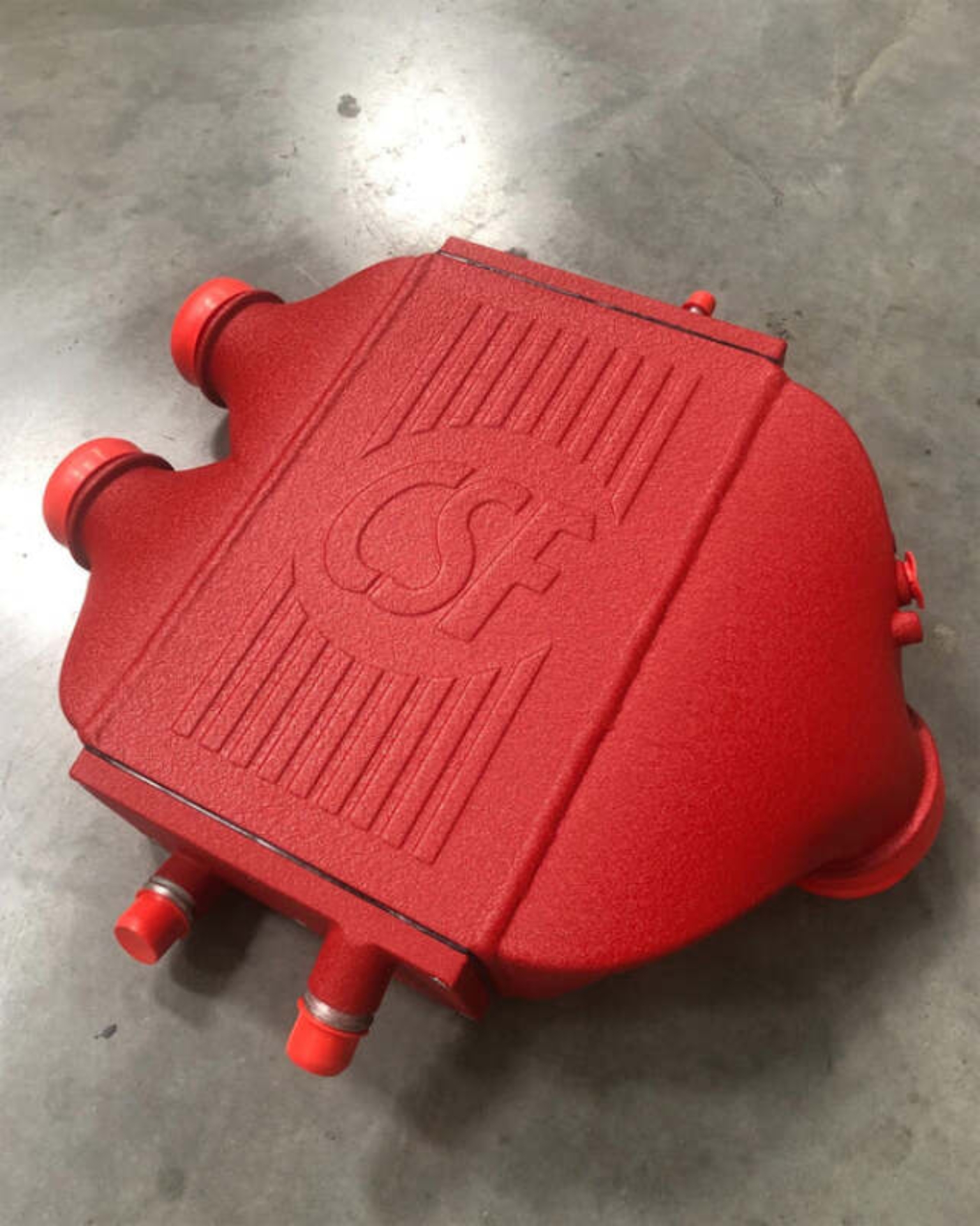 Picture of CSF 2014+ BMW M3/M4 (F8X) Top Mount Charge-Air-Cooler - Crinkle Red