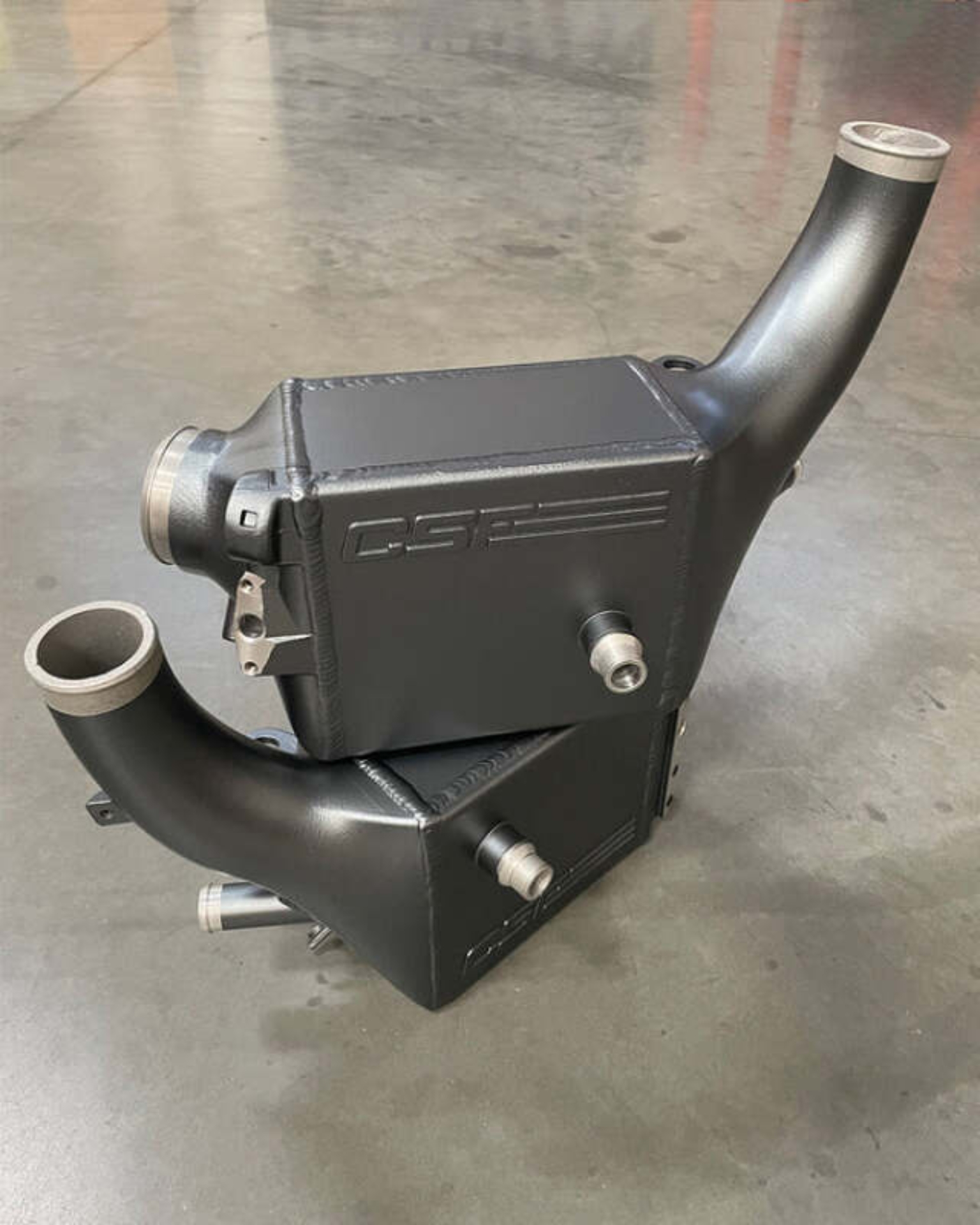 Picture of CSF 2025+ BMW G90 M5 / G99 M5 Touring Charge Air Cooler - Blue Stone