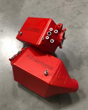 Picture of CSF 12-16 BMW M5 (F10) / 12-18 BMW M6 (F06/F12/F13) Twin Charge-Air-Cooler Set - Anodized Red