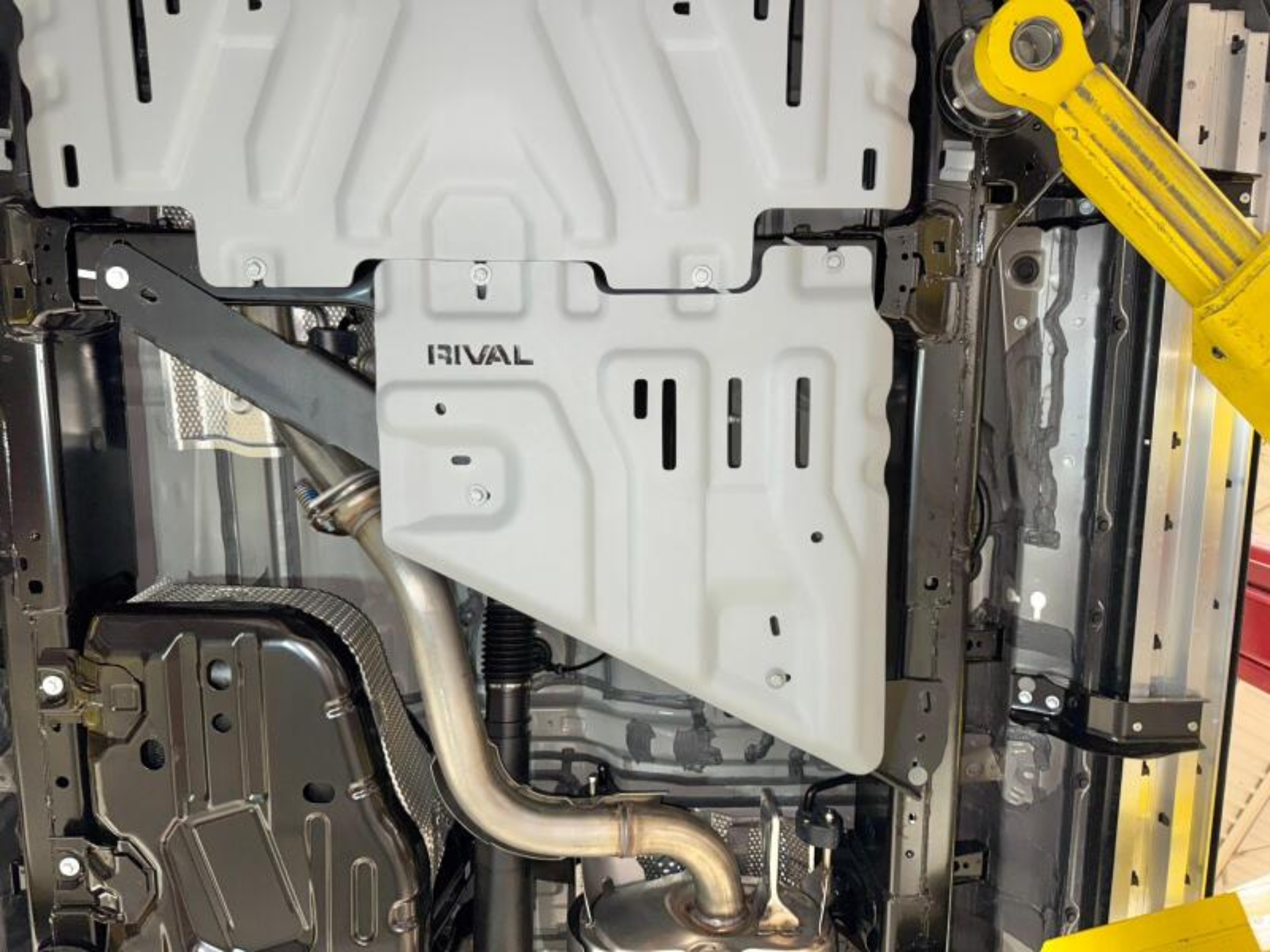 Picture of Rival 4x4 RLL Skid Plate - 2333.9582.3.6