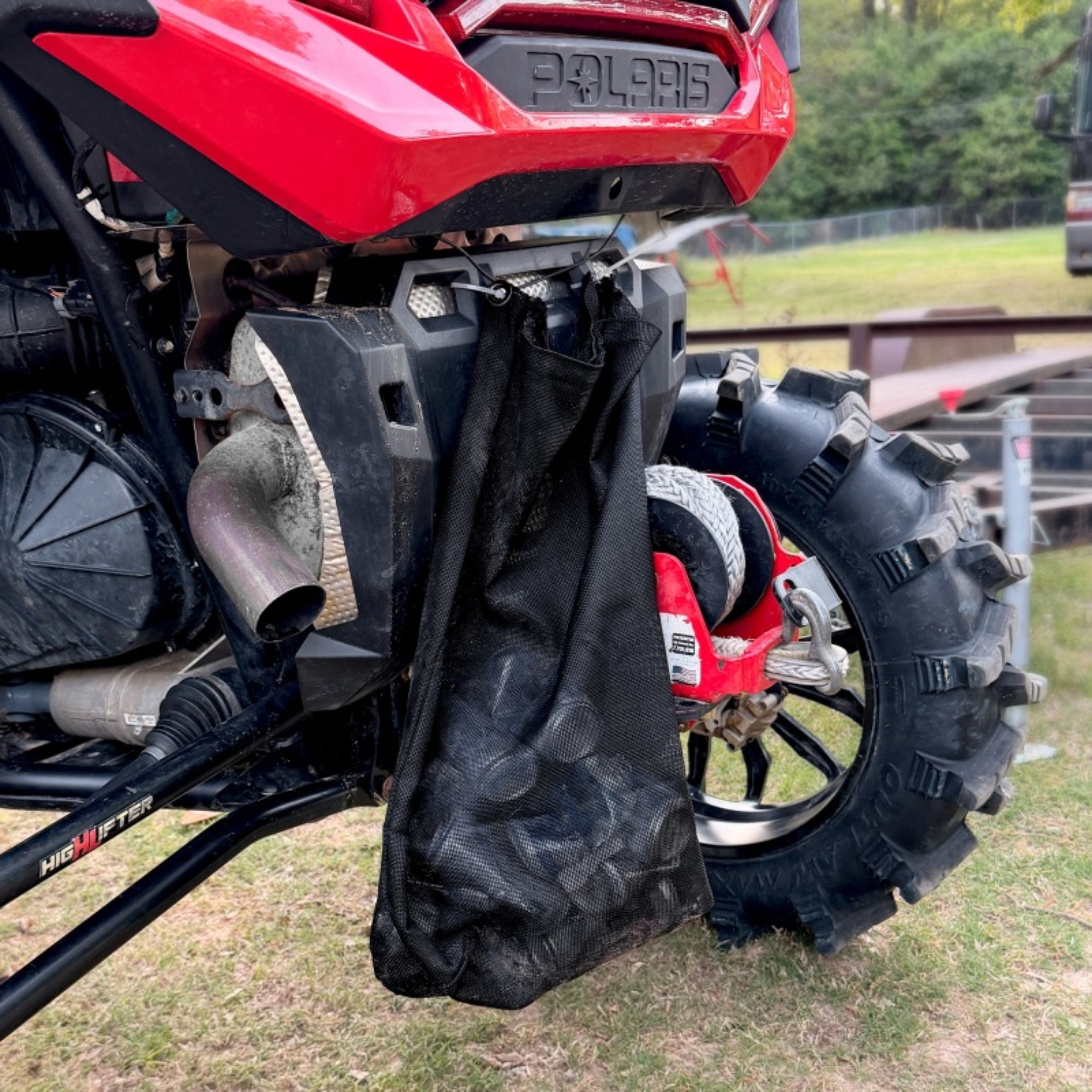 Picture of EPI Mesh Trail Bag - Black