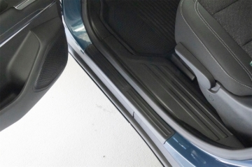 Picture of WeatherTech 24-26 Chevrolet Traverse Door Sill SillProtector - Black