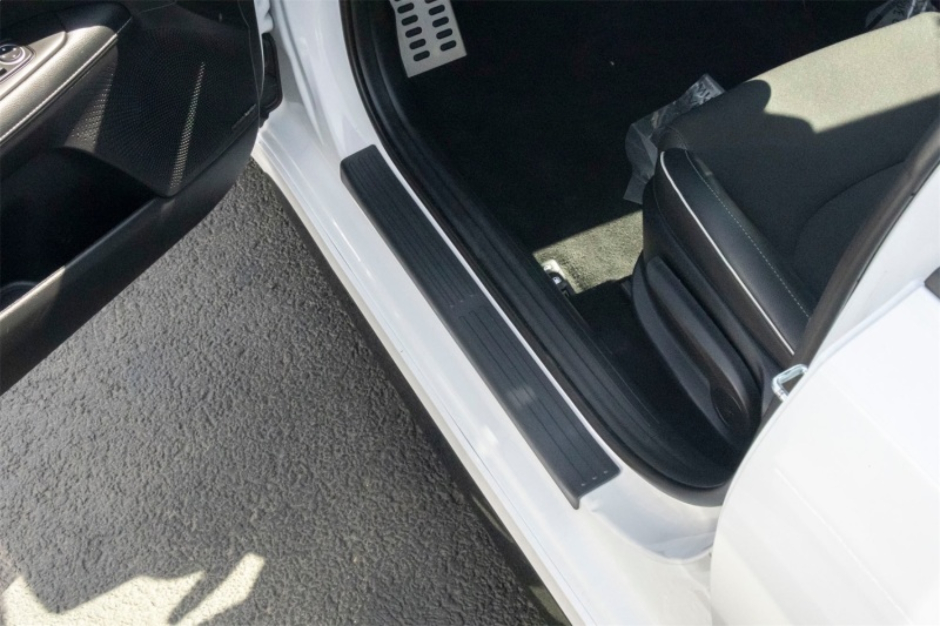 Picture of WeatherTech 19-24 Kia Forte Door Sill SillProtector - Black