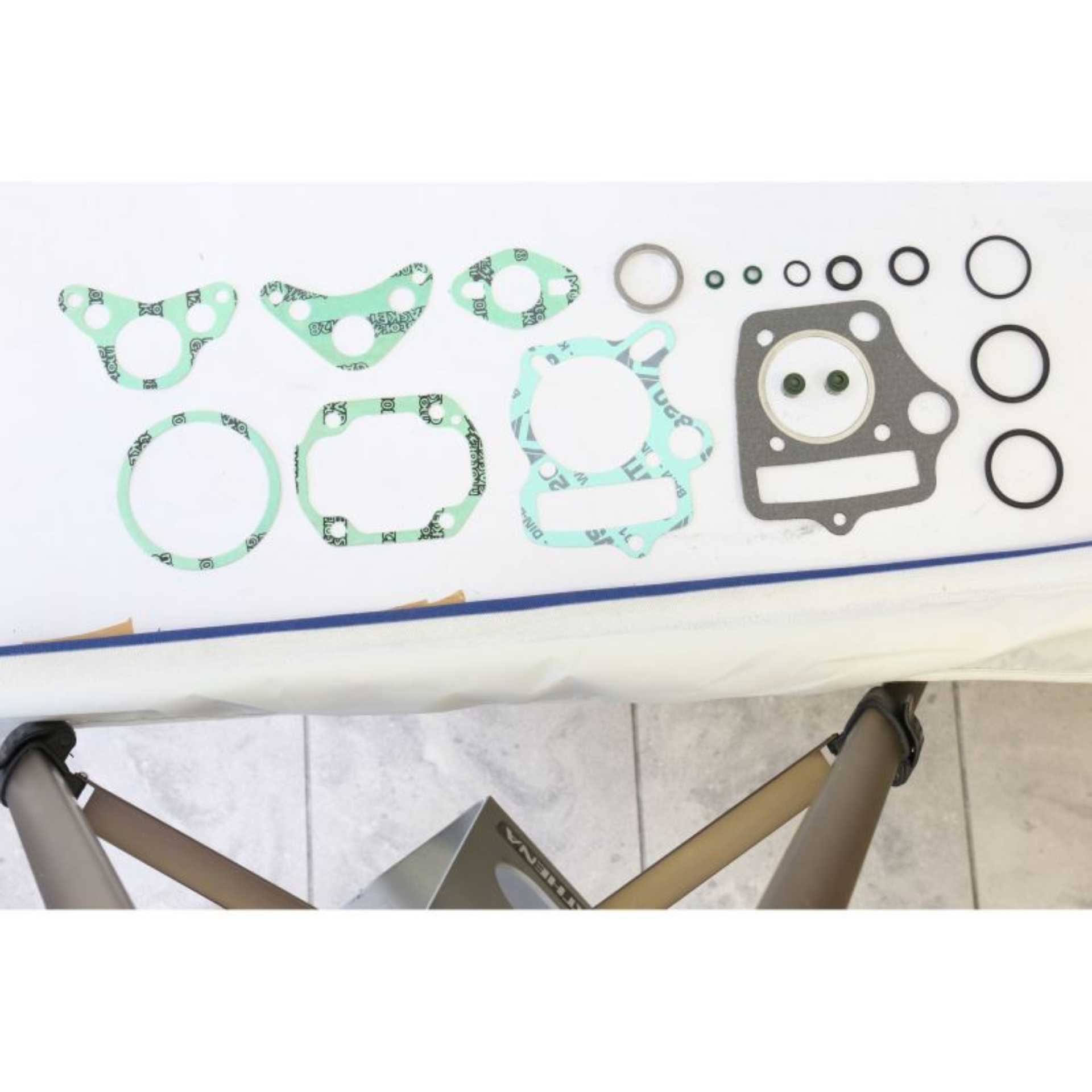 Picture of Athena 80-82 Honda C 70 Top End Gasket Kit