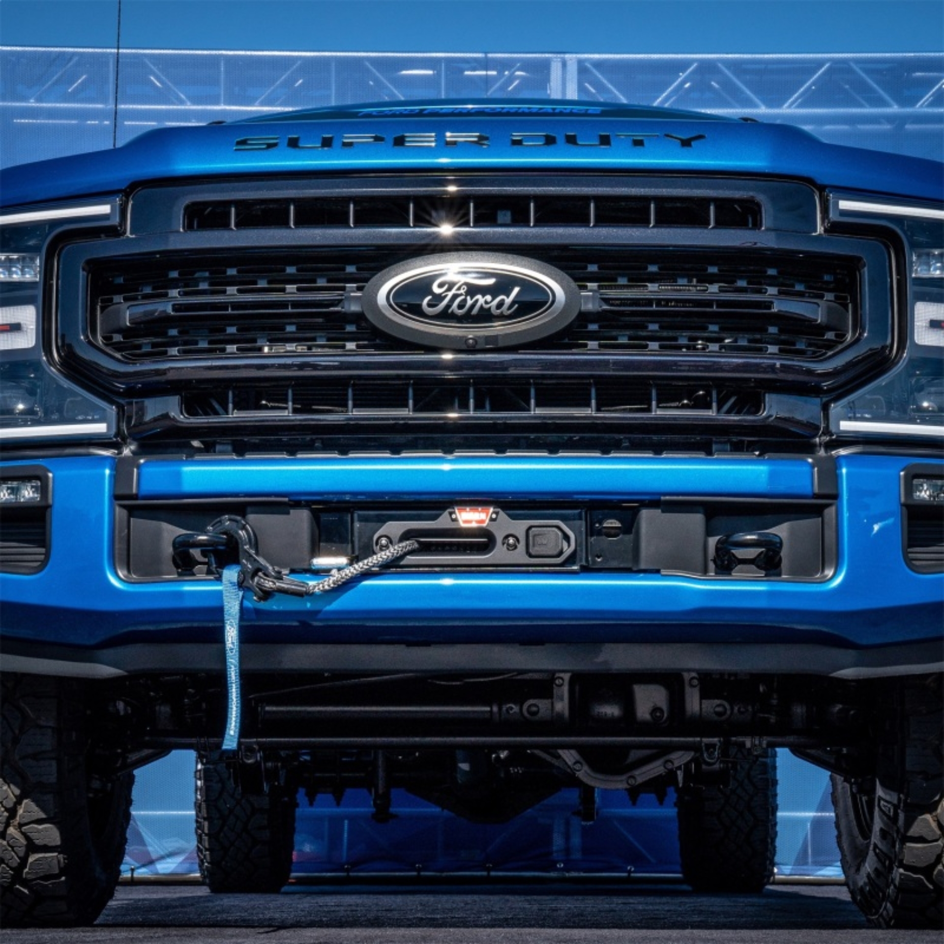 Picture of Ford Racing 23-24 Super Duty Ford Performance Parts/Warn Winch Kit