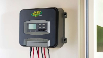 Picture of Battery Tender 50A PWM/750W/12V Indoor Solar Controller System