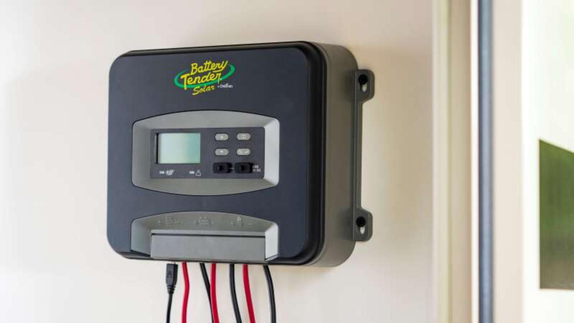 Picture of Battery Tender 30A MPPT/450W/12V Indoor Solar Controller System