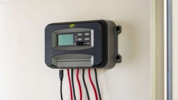 Picture of Battery Tender 30A PWM Indoor Solar Controller System