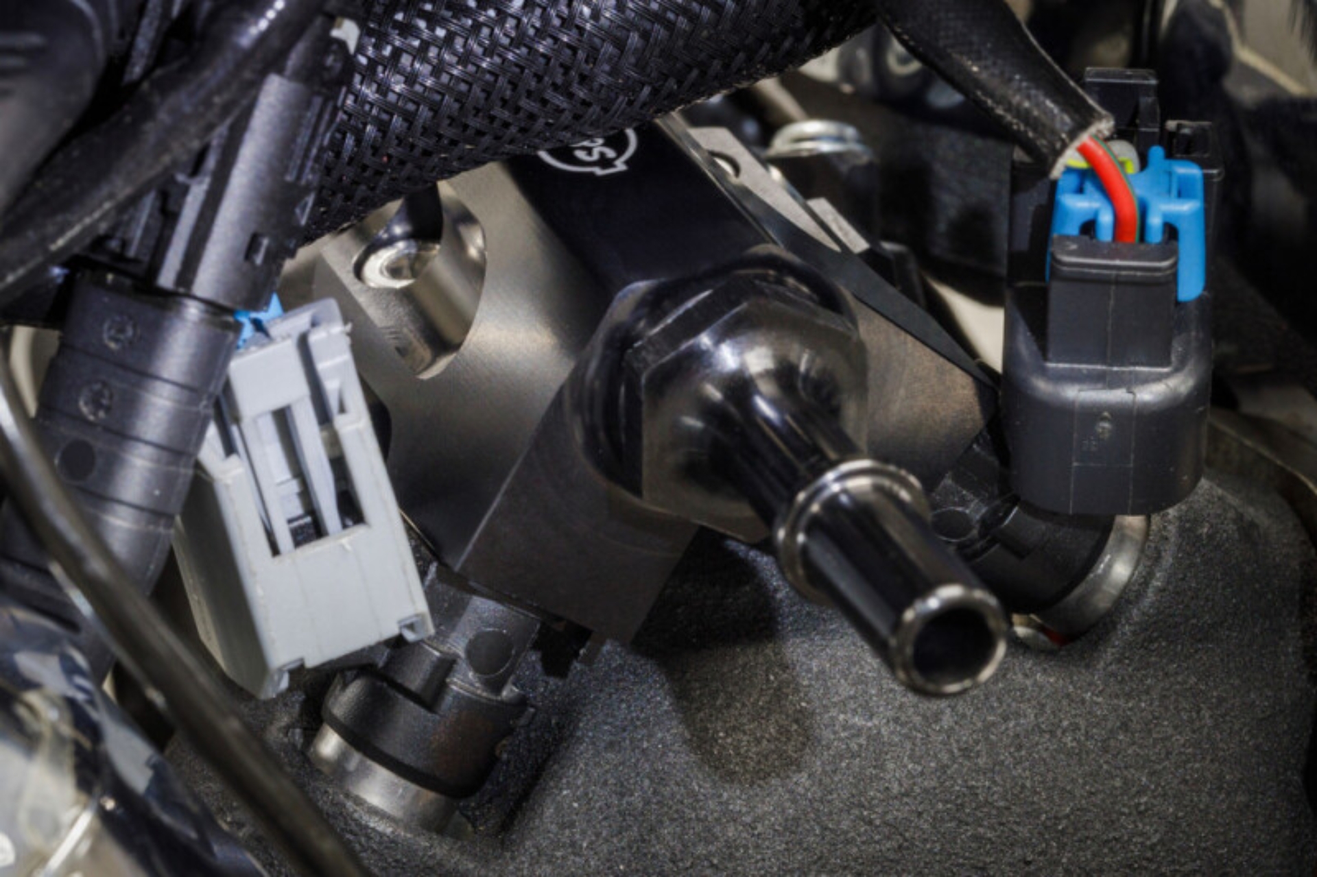 Picture of S&S Cycle 17-24 M8 Touring Models Billet Fuel Rail Kit