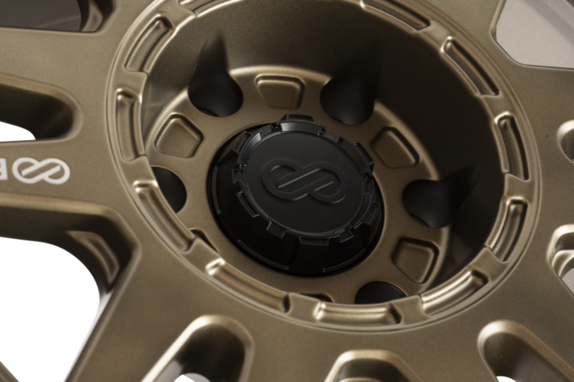 Picture of Enkei Trail-Tracker 18x9 / 6x139.7 BP / ET20 / 106.1mm Bore - Matte Bronze Wheel